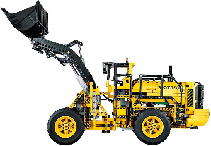 Actual product image LEGO Technic Remote-Controlled VOLVO L350F Wheel Loader (42030, LEGO Technic, LEGO Rare Sets)