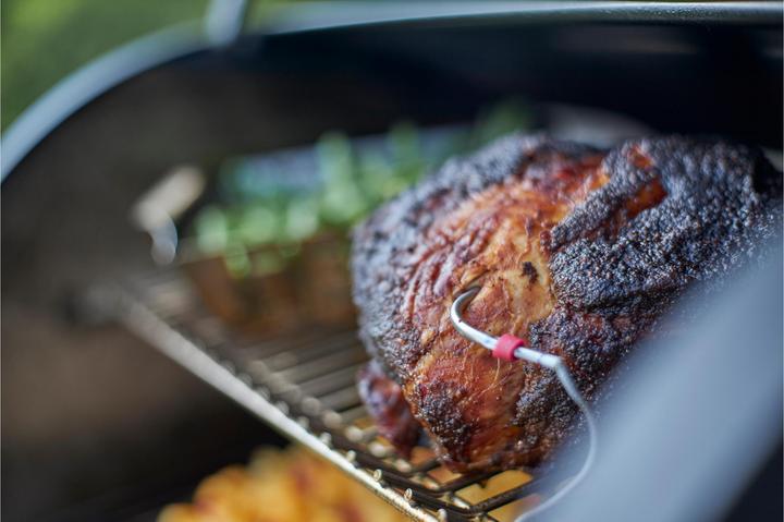 Actual product image Weber Smokey Mountain Cooker (57 cm)
