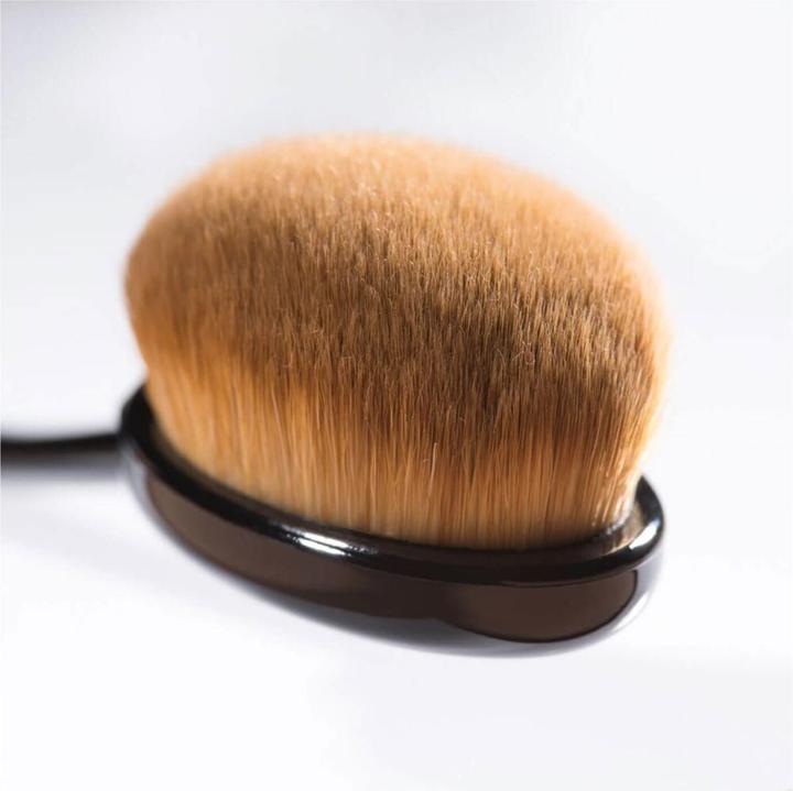 Actual product image Artdeco Medium Oval Brush (Bronzer)