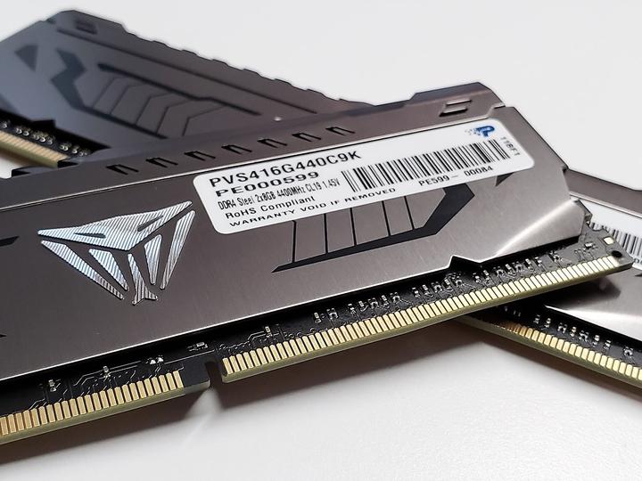 Produktbild Patriot Viper Steel (2 x 8GB, 4400 MHz, DDR4-RAM, DIMM)