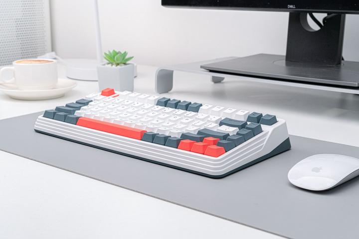 Actual product image Iqunix L80 Formula (CH, Cable, Wireless)