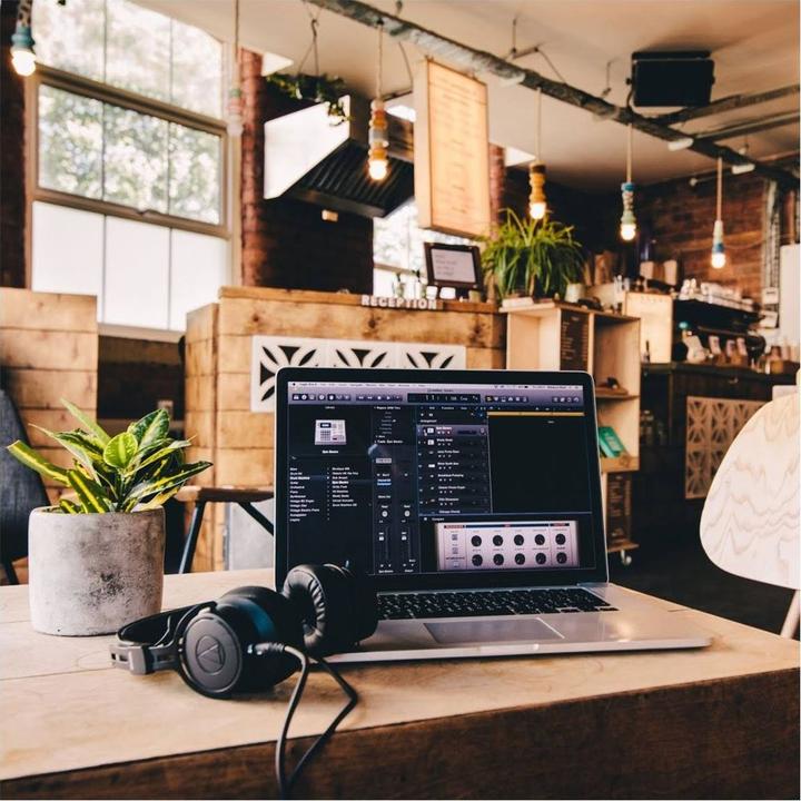 Produktbild Audio-Technica ATH-M60x (keine Geräuschunterdrückung, Kabelgebunden)