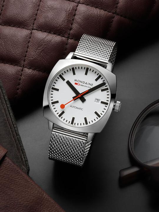 Produktbild Mondaine Cushion (Swiss Made, Analoguhr, 39 mm)