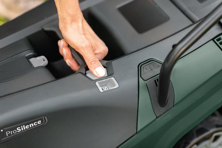 Actual product image Bosch Home & Garden Universal Rotak 36-550 (Rechargeable battery operated)