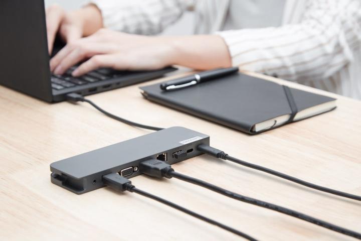 Produktbild Lenovo 40AU0065CH (USB-C, 7 Ports)