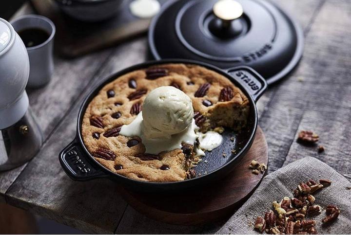 Actual product image Staub Casserole dish (20 cm, Casserole + Stewpot, Cast iron, Enamel)