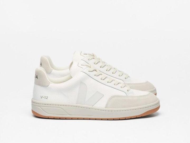 Actual product image Veja V-12 (44)
