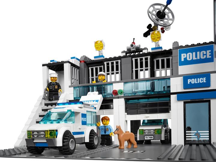 Produktbild LEGO Polizeistation (7498, LEGO City)