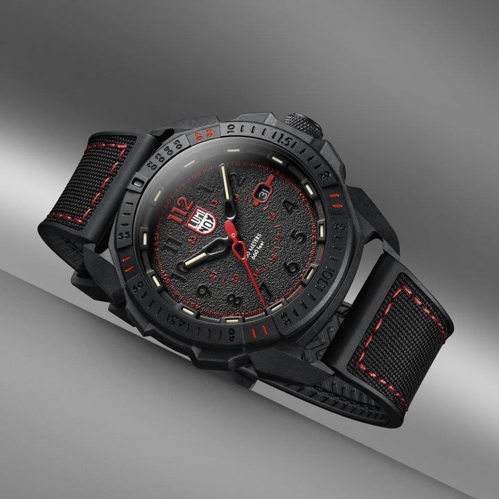 Image du produit Luminox Série Ice-Sar Arctic 1000 (Montre analogique, Swiss Made, 46 mm)