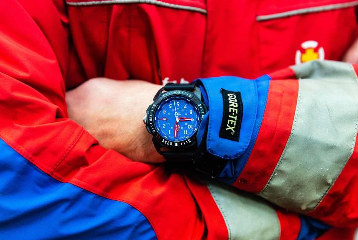 Actual product image Luminox Ice-Sar Arctic 1000 Series (Analogue wristwatch, Swiss made, 46 mm)