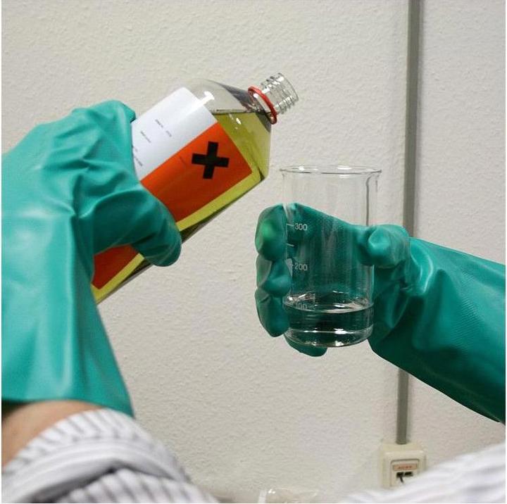 Produktbild Technolit Chemsafe Nitril-Chemikalienhandschuh (10)