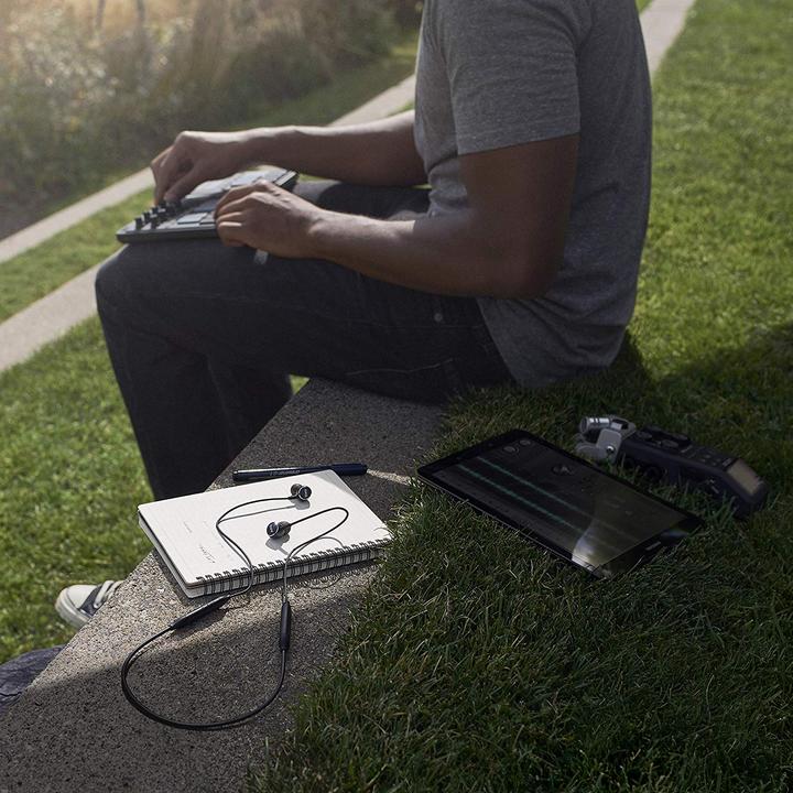 Produktbild AKG Y100 (8 h, Kabellos)