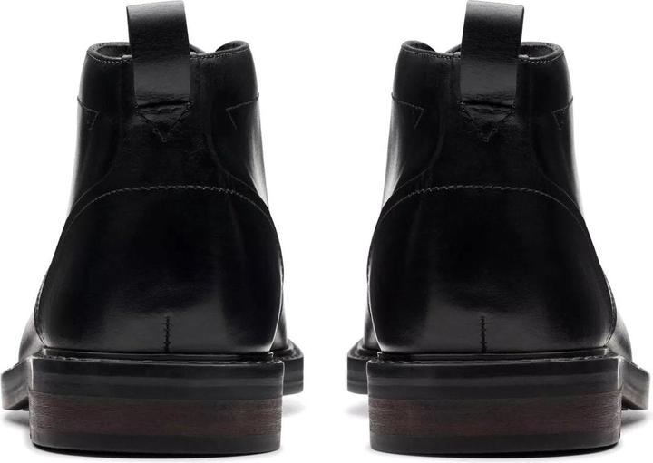 Actual product image Clarks Aldwin Chukka (40)
