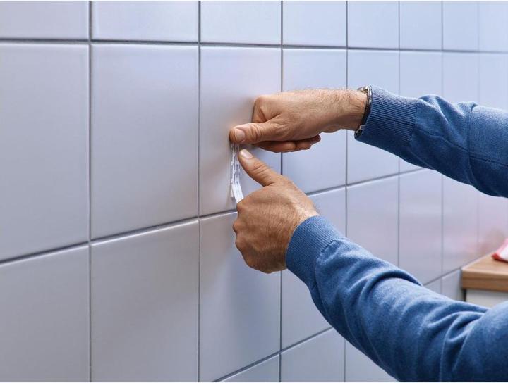 Produktbild tesa Klebenagel für Fliesen & Metall, höhenverstellbar