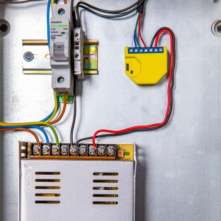 Produktbild Shelly RGBW2 (Dimmaktor)