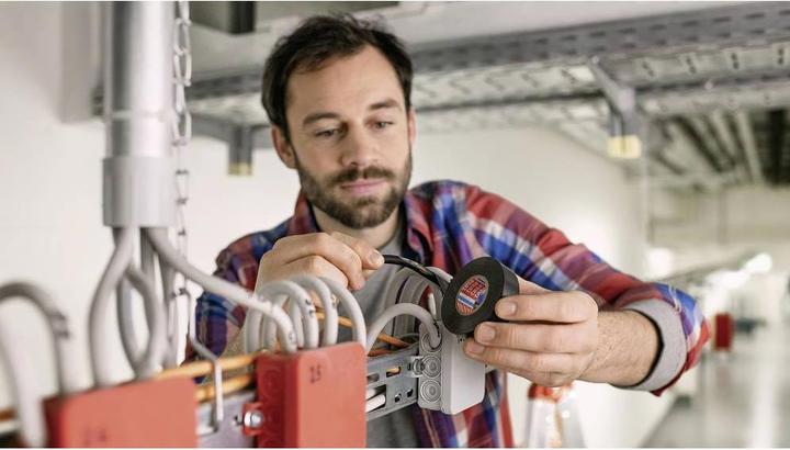 Produktbild tesa 5x Elektro Isolierband, hitzebeständiges Klebeband zum Isolieren, Reparieren & Bündeln, Fünferpack (15 mm)