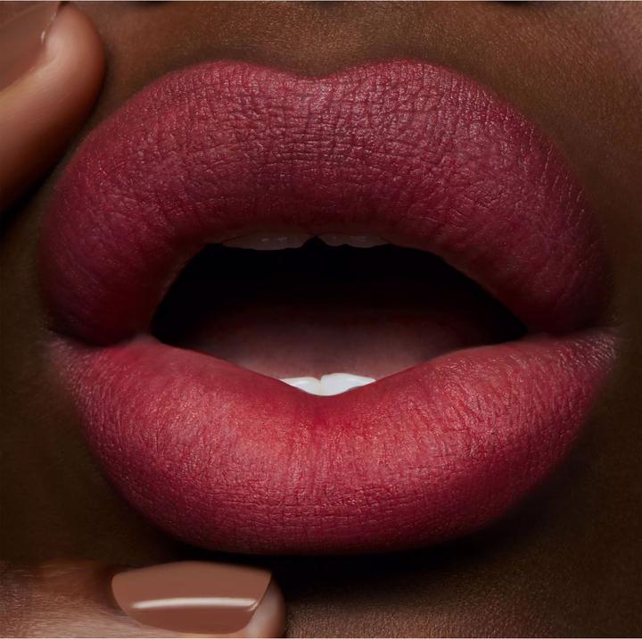 Produktbild MAC Cosmetics Powder Kiss Liquid Lipcolour (Escandalo!)