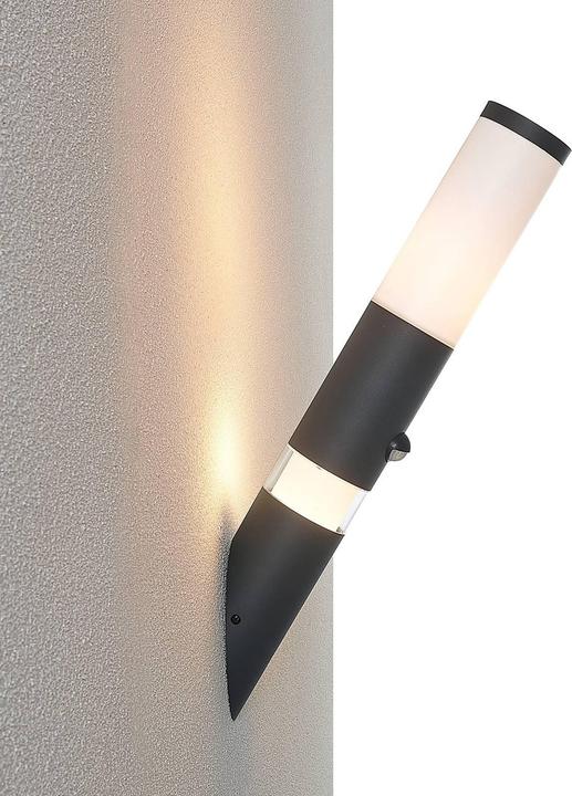 Produktbild Lindby Okari Aussenwandleuchte mit Sensor Fackel (40 lm, E27, IP54)