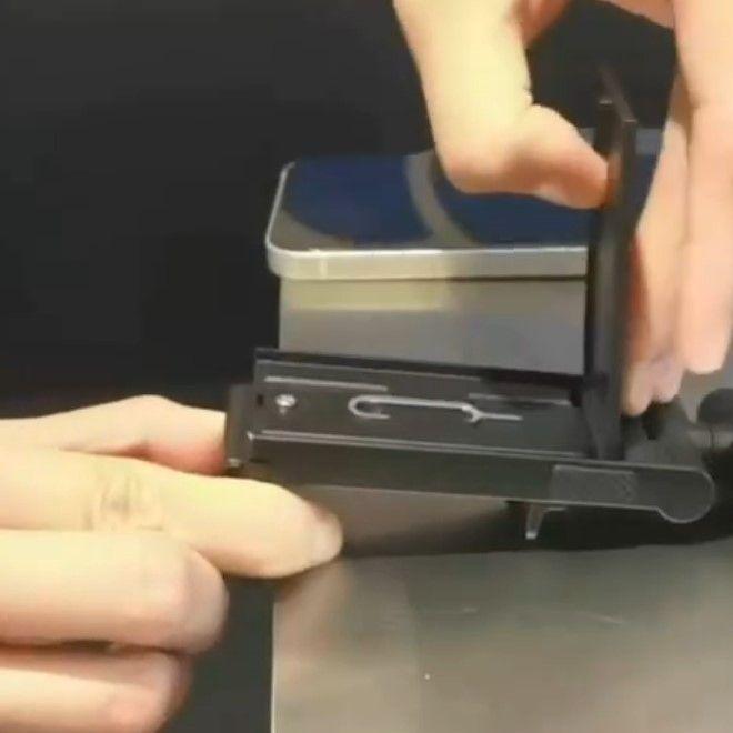 Produktbild MU Classic MagSafe Smartphone Halterung für Reisen im Flugzeug, Camper, Zug, Bus