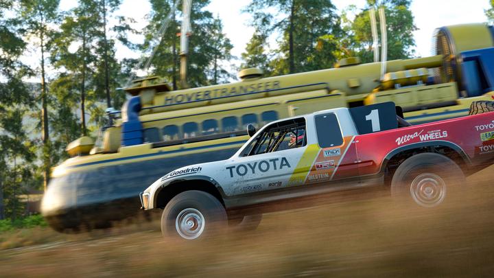 Produktbild Microsoft Forza Horizon 4: Deluxe Edition (Xbox One X, Xbox Series X, Xbox One S, Xbox Series S)