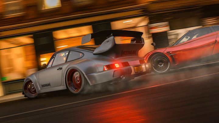 Produktbild Microsoft Forza Horizon 4: Deluxe Edition (Xbox One X, Xbox Series X, Xbox One S, Xbox Series S)