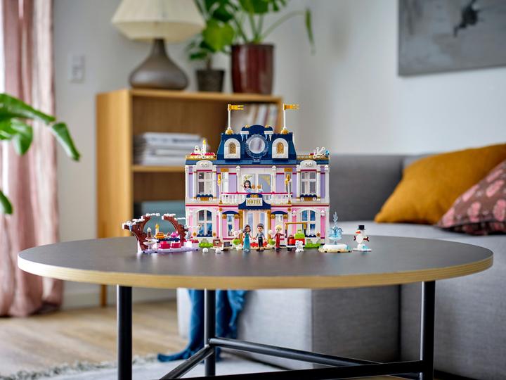 Produktbild LEGO Heartlake City Hotel (41684, LEGO Friends)