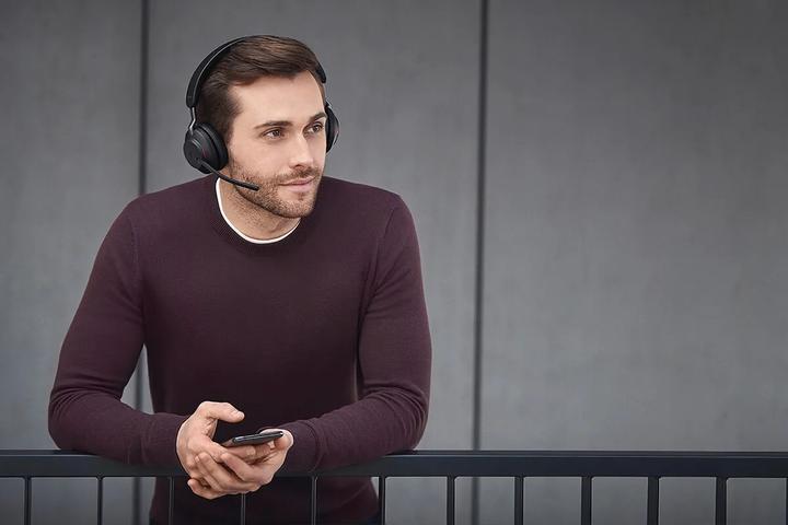 Actual product image Jabra Evolve2 65 (Wireless, USB-A)
