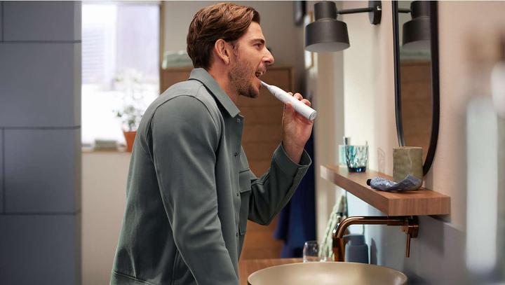 Actual product image Philips Sonicare HX7400/06 Sonicare 6100 (Sonic toothbrush)