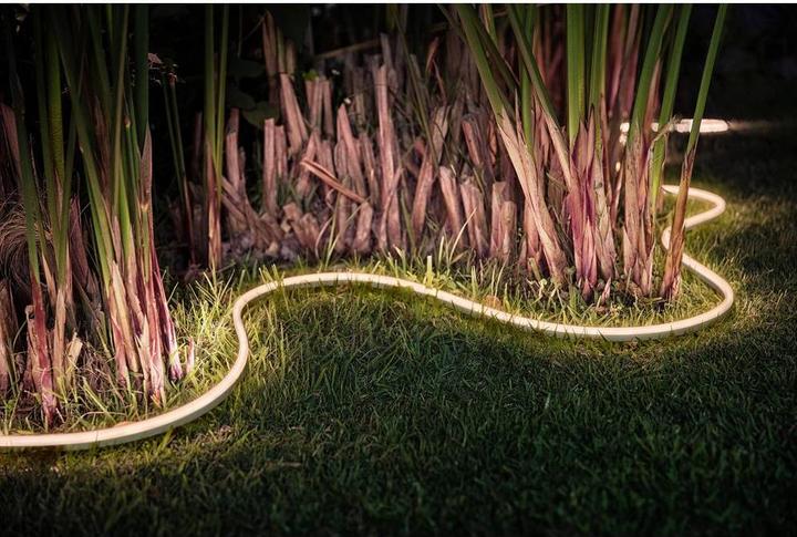Actual product image Philips Hue Outdoor Light Strip 5m DE Plug (Multicoloured, 500 cm, Outdoor)