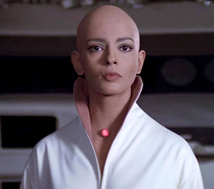 Actual product image Factory Entertainment Star Trek, le film réplique 1/1 Ilia Sensor And Command Insignia Limited Edition Set