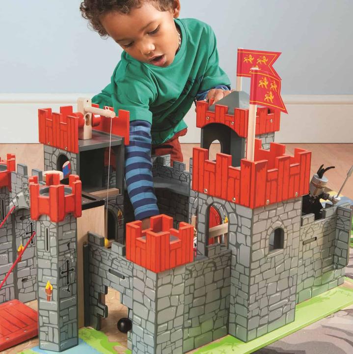Actual product image Le Toy Van Lionheart Castle