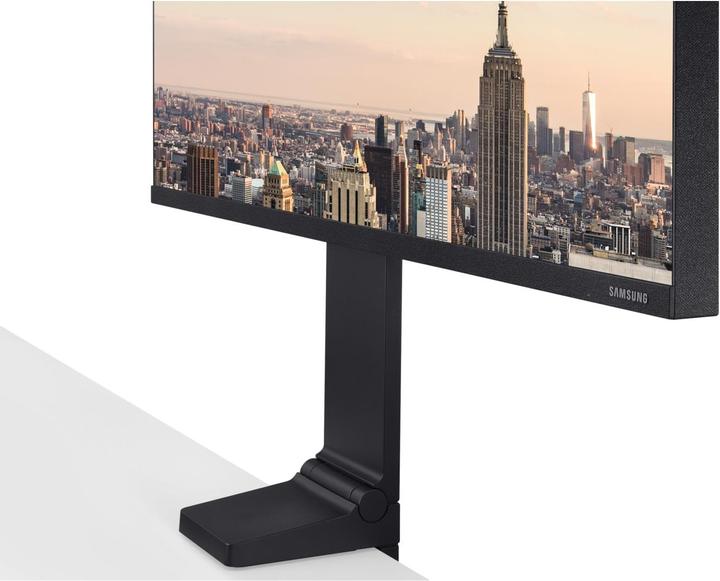 Actual product image Samsung S32R754UEU The Space (3840 x 2160 Pixels, 31.50")