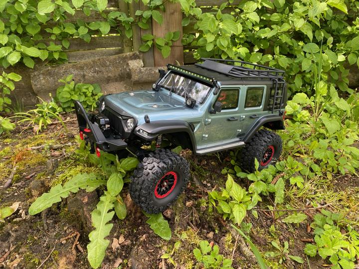 Actual product image DF-Models DF-4S Pro Crawler (ARR Almost Ready to Run)