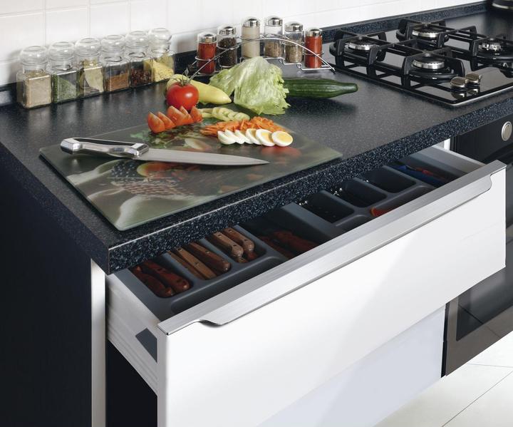 Actual product image Schüco Contour handle strip Furniture handle length 595 mm Aluminium black anodised