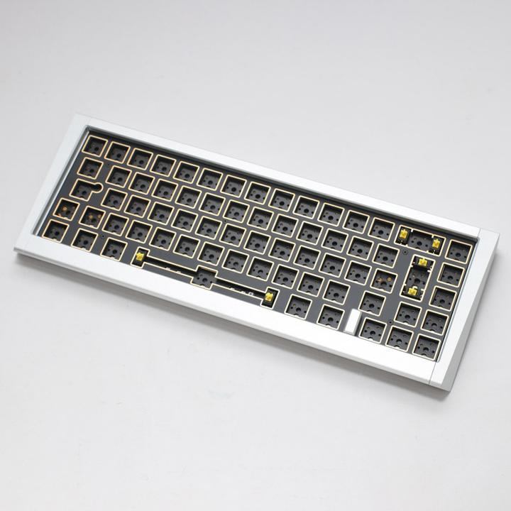 Produktbild Ducky Outlaw 65 Gaming Tastatur, Barebone - silber (ANSI) (US, Kabelgebunden)