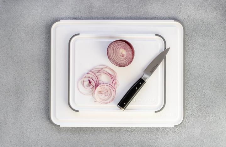 Produktbild KitchenAid Classic Polypropylene Non-slip Chopping Board, 35 x 28cm