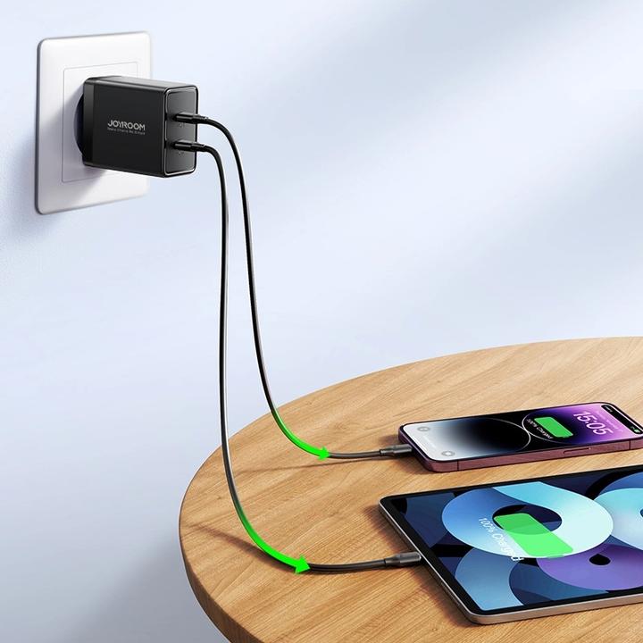 Actual product image Joyroom JR-TCF09 fast charger 2x USB-C 40W - black (40 W)