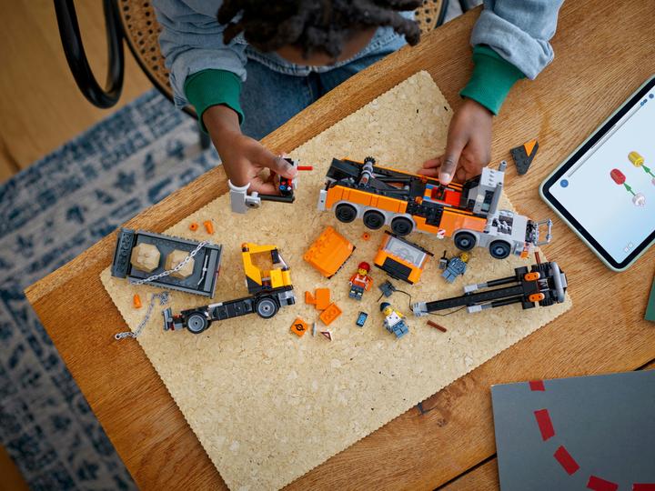 Produktbild LEGO Schwerlast-Abschleppwagen mit Kran (60467, LEGO City)