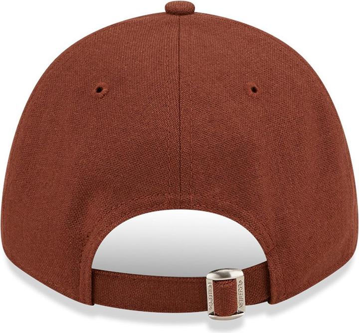 Actual product image New Era 9Forty Strapback Cap - Linen New York Yankees Brown