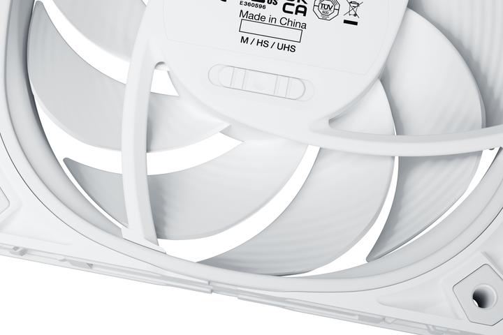 Actual product image be quiet! SILENT WINGS PRO 4 White 140mm PWM (140 mm, 1 x)