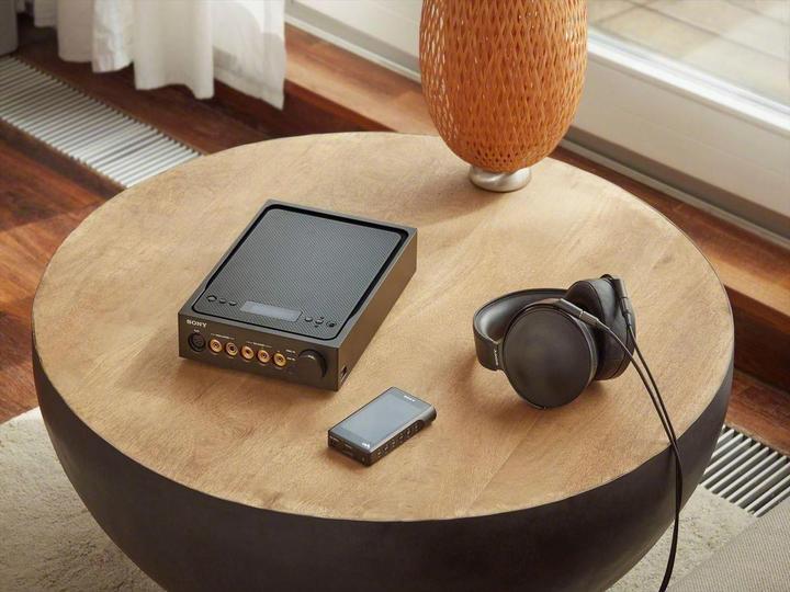 Actual product image Sony MDR-Z1R Signature Series (No noise cancelling, Cable)