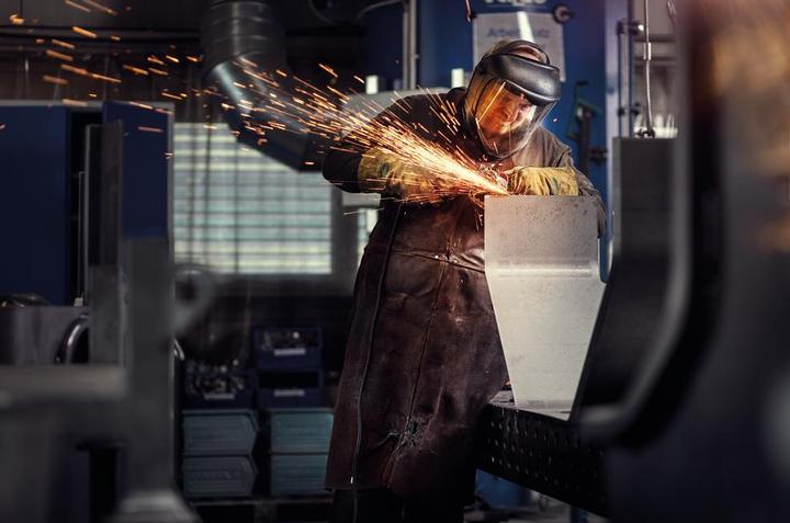 Produktbild Pferd E 180-7 ZIRKON SGP STEEL