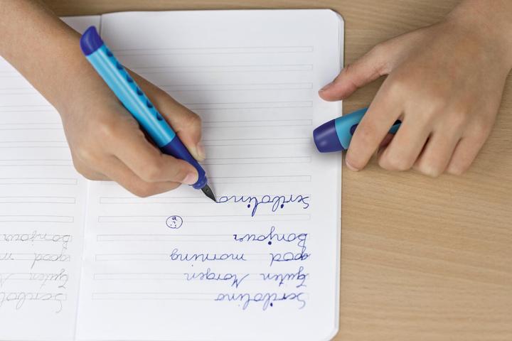 Produktbild Faber-Castell Füllfederhalter Scribolino Medium (M), Dunkelblau Blau (Blau, Dunkelblau, 1 x)