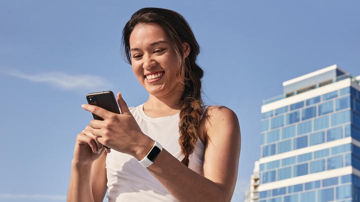 Actual product image Fitbit Charge 5 (14.73 mm)