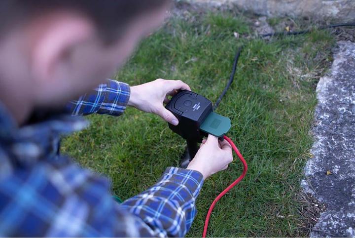 Produktbild Brennenstuhl Connect WIFI Gartensteckdose mit Erdspiess und Montageplatte IP44 2-fach 10m H07RN-F3G1,5 (2 x, CEE 7/3, 10 m)