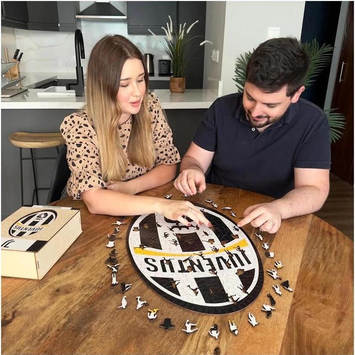 Actual product image Iconic Juventus FC - Retro Logo - Wooden Puzzle Size M (270 pieces) (270 pieces)