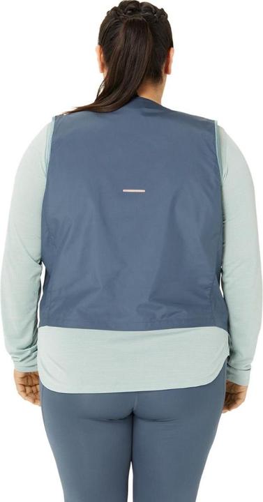 Actual product image ASICS Performance Nagino Padded Vest (L)
