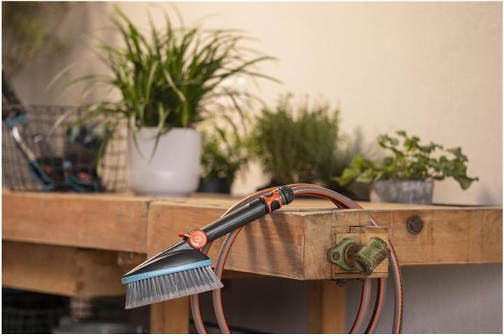 Actual product image Gardena Cleansystem hand brush M soft