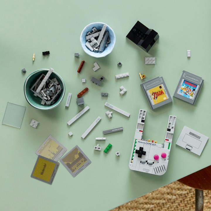 Actual product image LEGO Game Boy (72046, LEGO Super Mario)