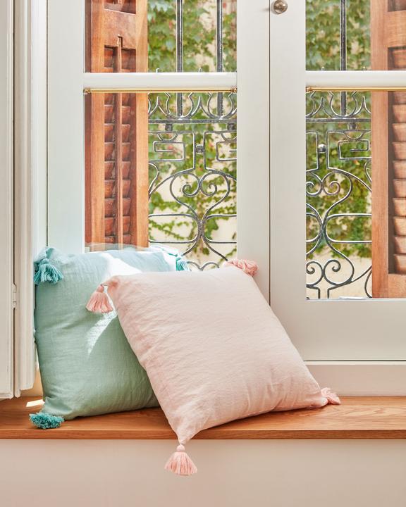 Actual product image Kave Home Eirenne (45 x 45 cm)